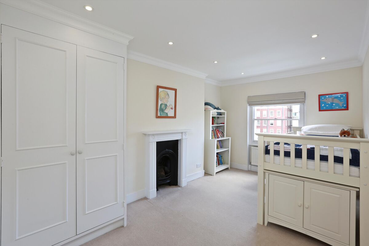house to rent in Warwick Gardens, London, W14 KEQ012199610 Knight Frank
