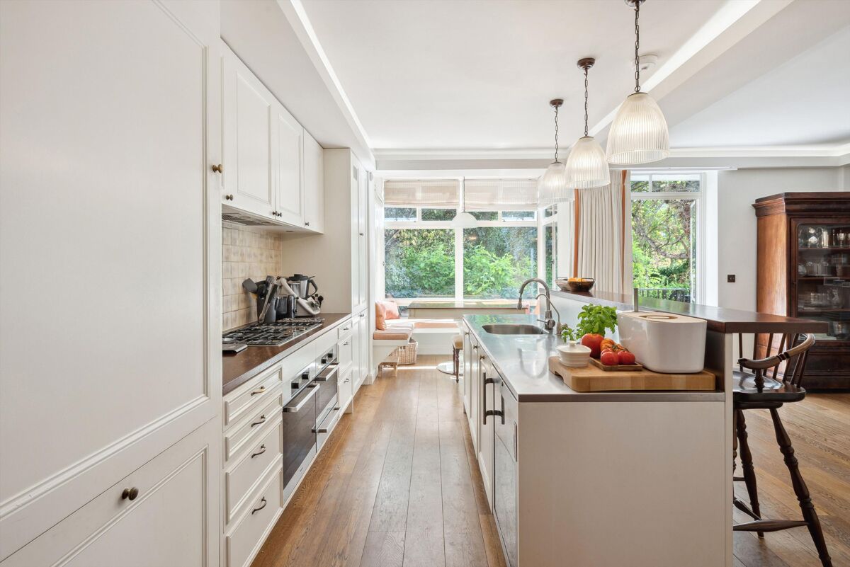 flat to rent in Laurie House, 16 Airlie Gardens, London, W8