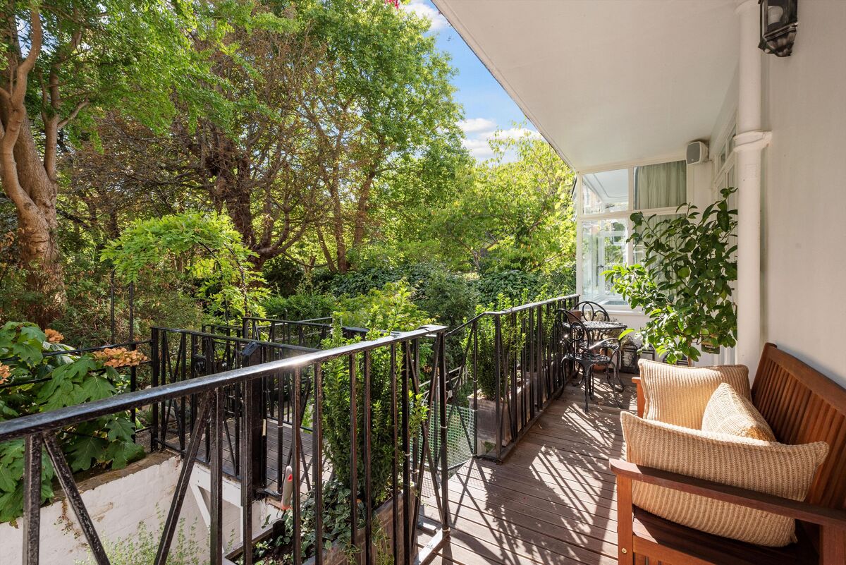 flat to rent in Laurie House, 16 Airlie Gardens, London, W8