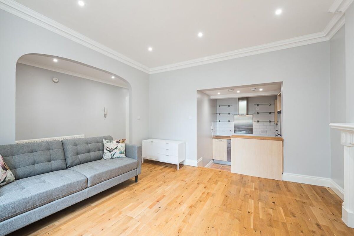 flat to rent in Campden Grove, Kensington, London, W8 KEQ012228933