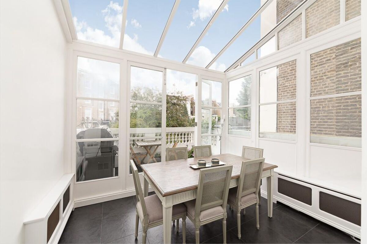 flat to rent in Holland Park, Kensington, London, W11 KEQ012233098