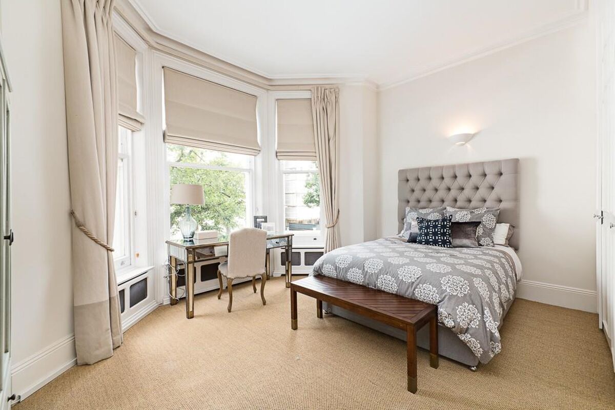 flat to rent in Holland Park, Kensington, London, W11 KEQ012233098