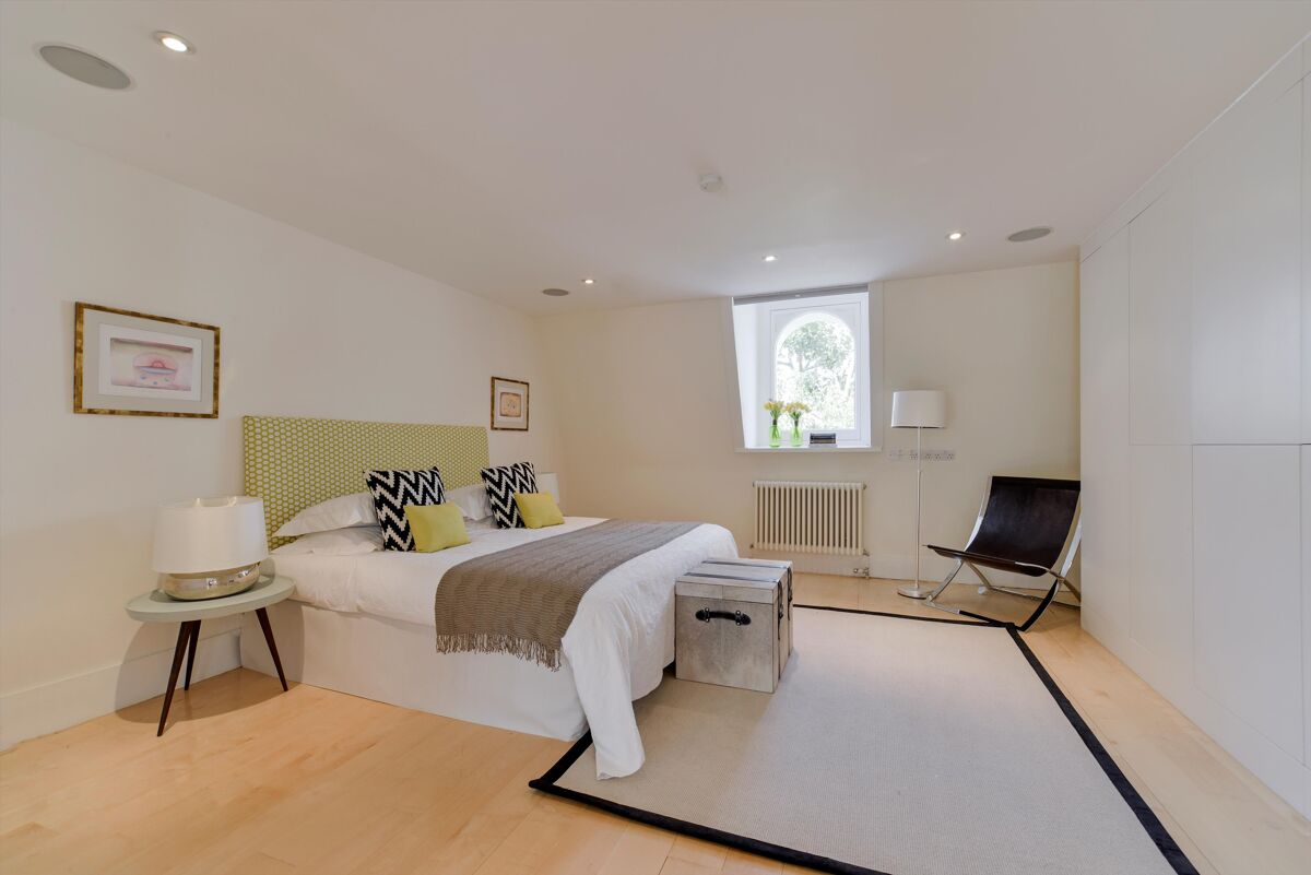 flat to rent in Holland Park, Holland Park, London, W11 KEQ012238145