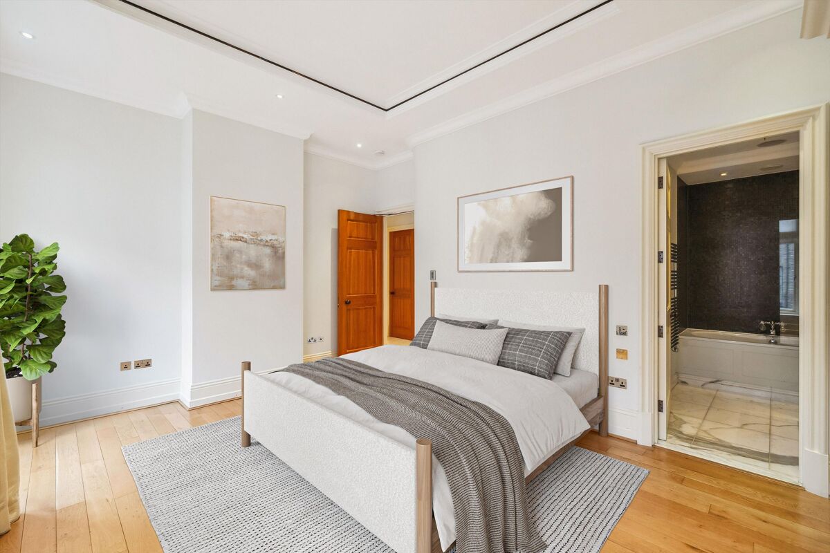 flat to rent in West Lodge, Square, Kensington, London, W8