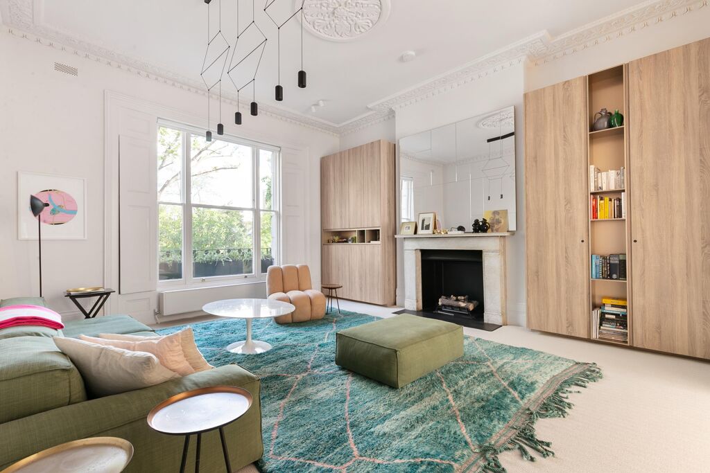 Image of Holland Park Avenue, London, W11