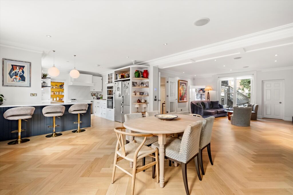 Image of Hyde Park Gate, Kensington, London, SW7