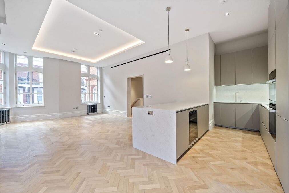 Image of Kensington Court, Kensington, London, W8