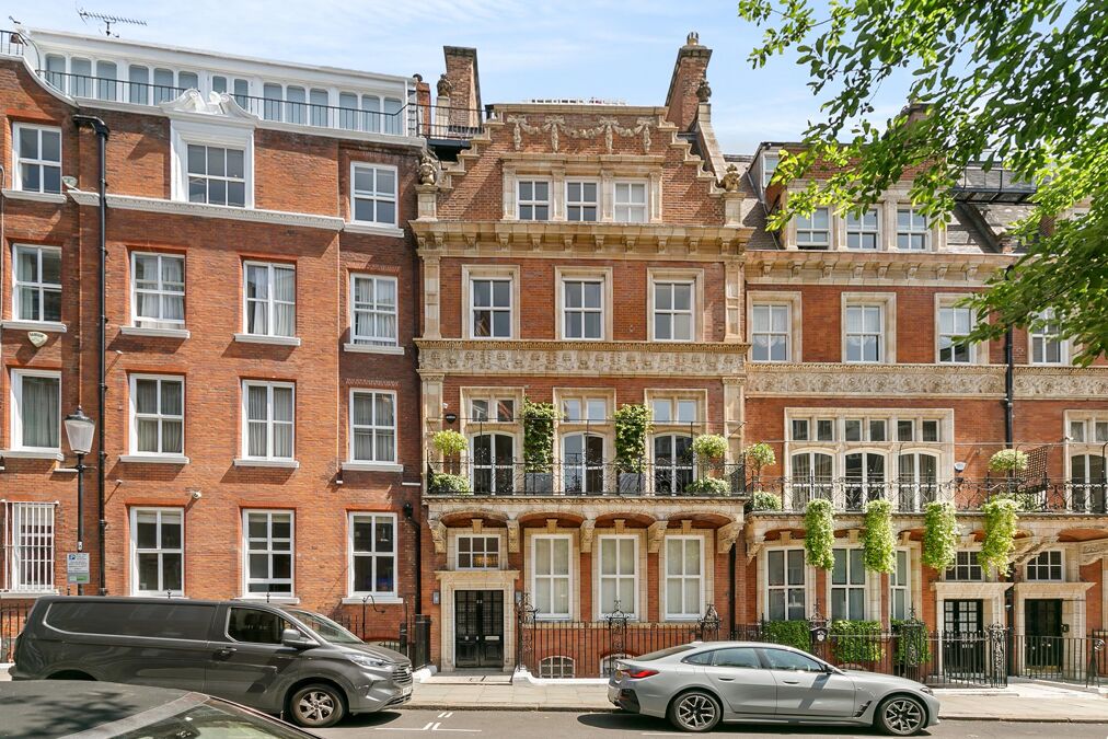 Image of Kensington Court, Kensington, London, W8