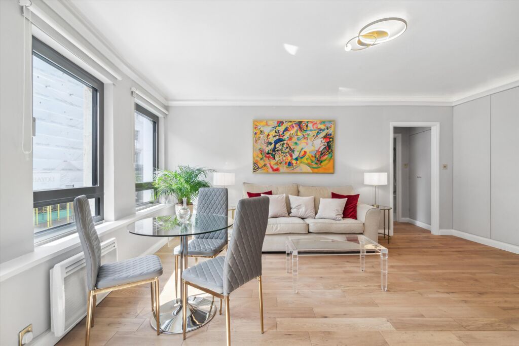 Image of Kensington Church Street, London, London, W8