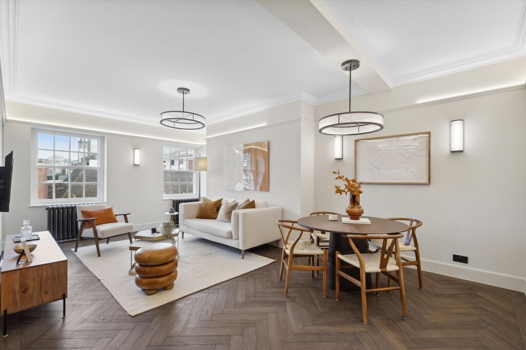 Image of Kensington High Street, London, W8