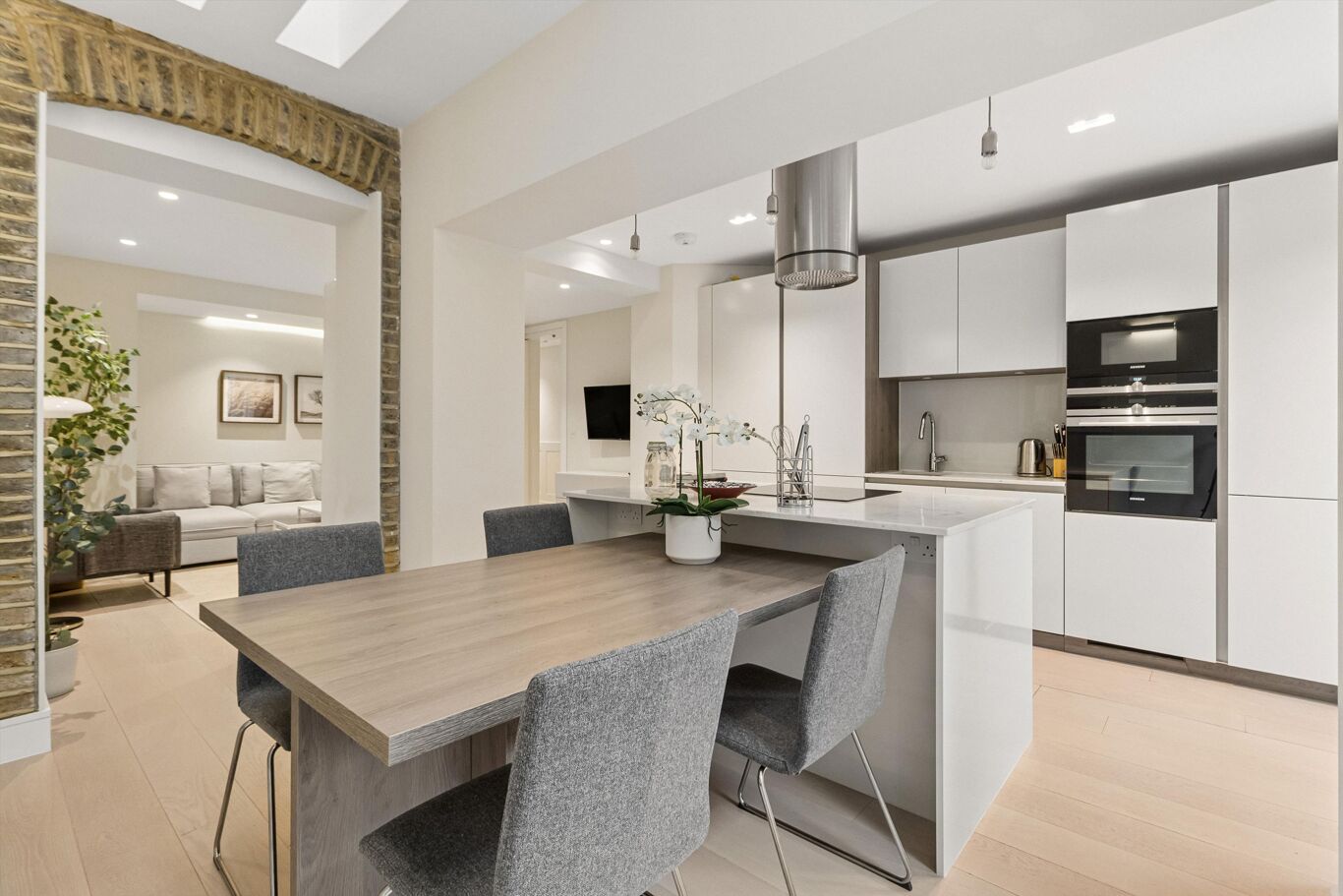 Image of 33 Kensington Court, London W8