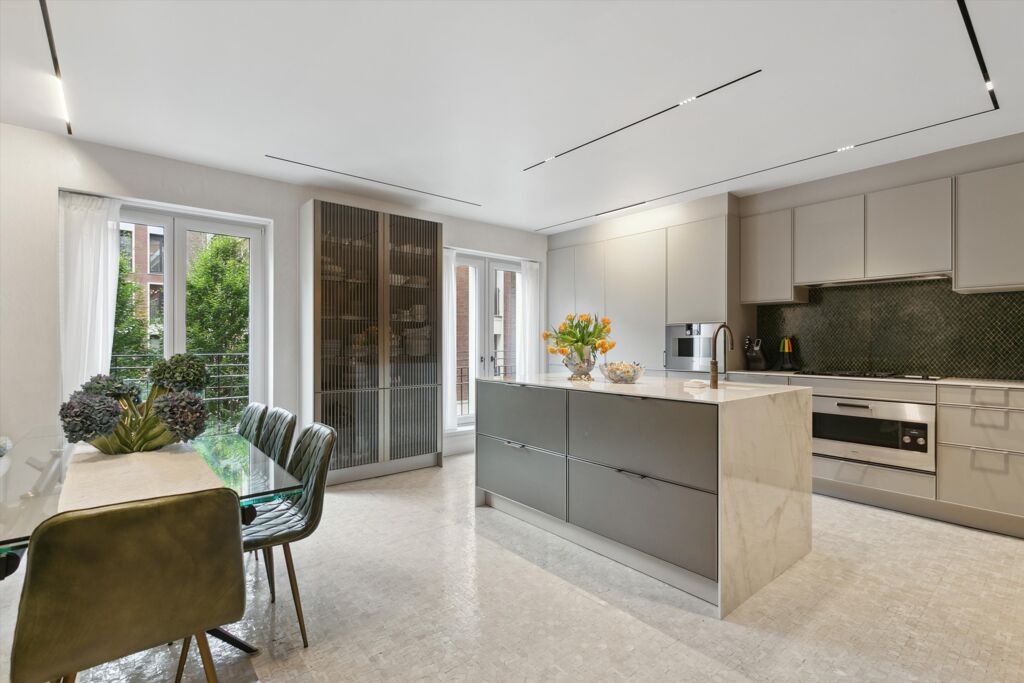 Image of Palace Green, Kensington, London, W8