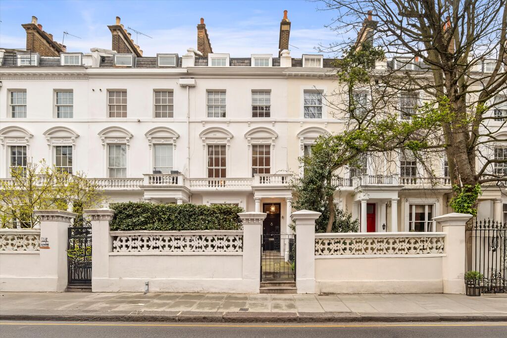 Image of Kensington Church Street, London W8.