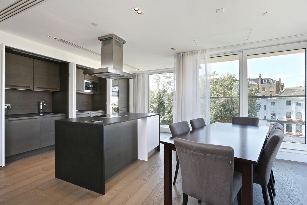 Image of Kensington High Street, Kensington, London W14