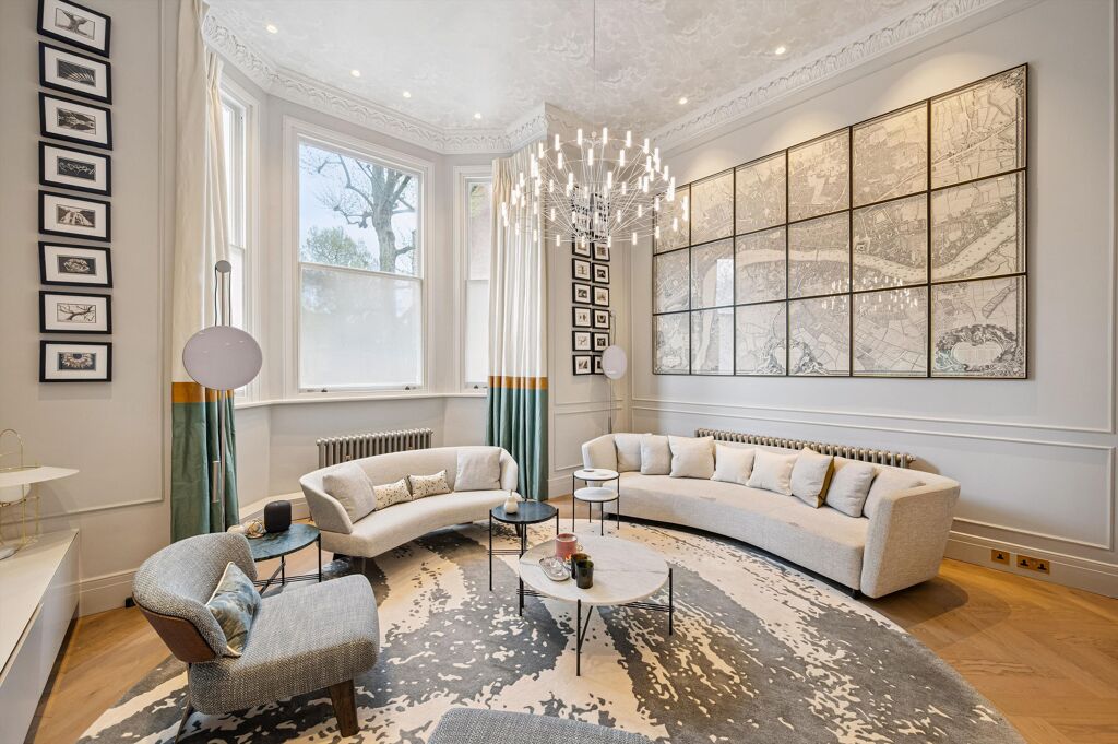 Image of Vicarage Gate, London W8.