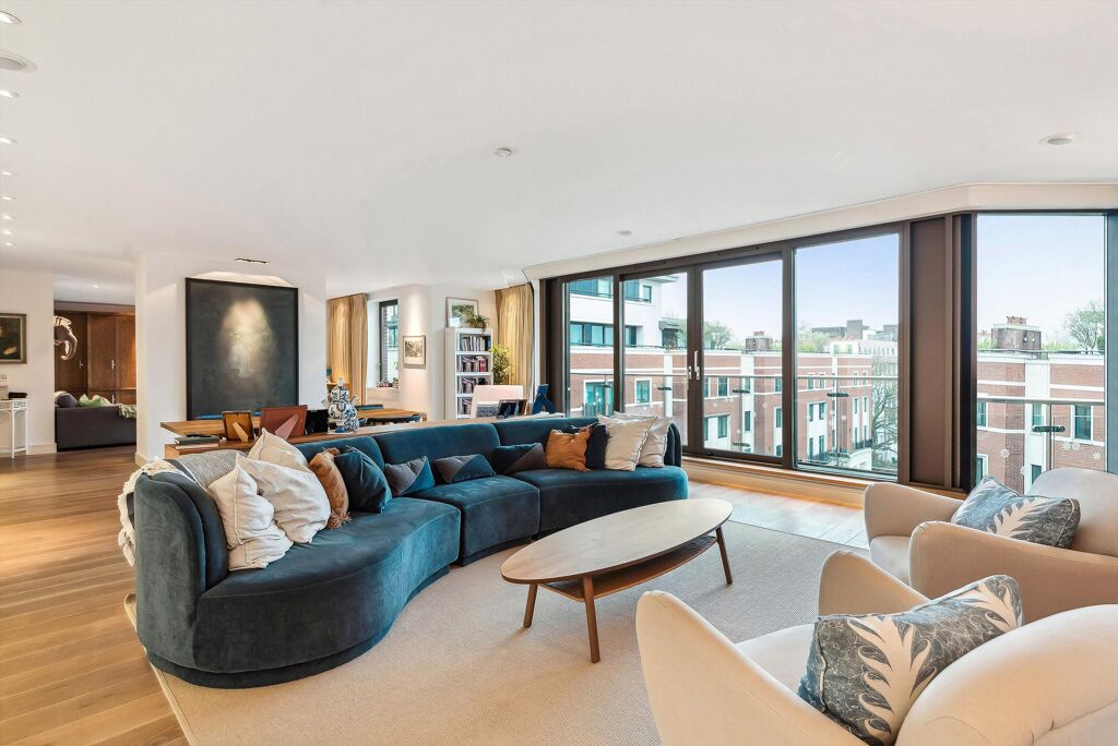 Image of Thornwood Lodge, Thornwood Gardens, London, W8.