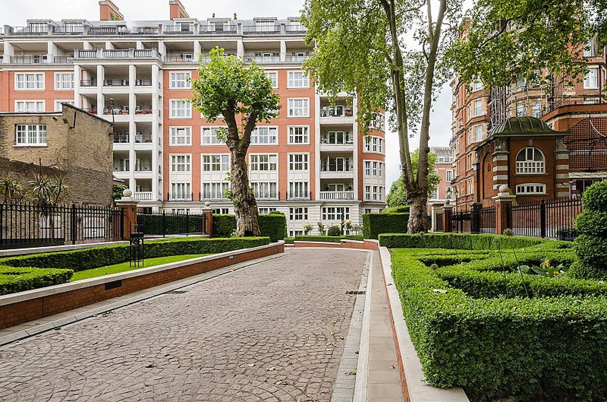 flat to rent in Palace Green, Kensington, London, W8 KEQ258411