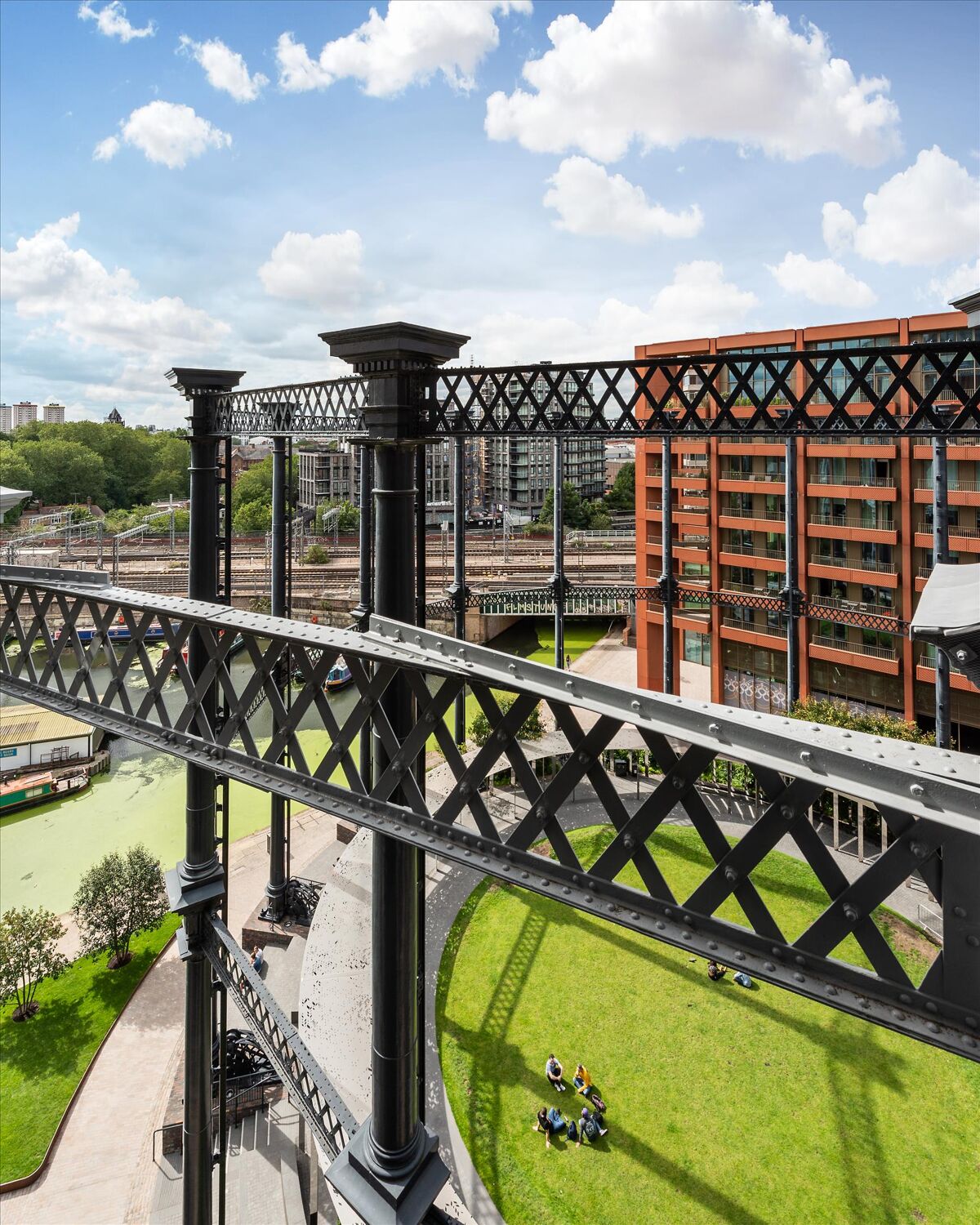 flat to rent in Gasholders, King's Cross, London, N1C KGQ012071760 Knight Frank flat to rent in Gasholders, King's Cross, London, N1C KGQ012071760 Knight Frank