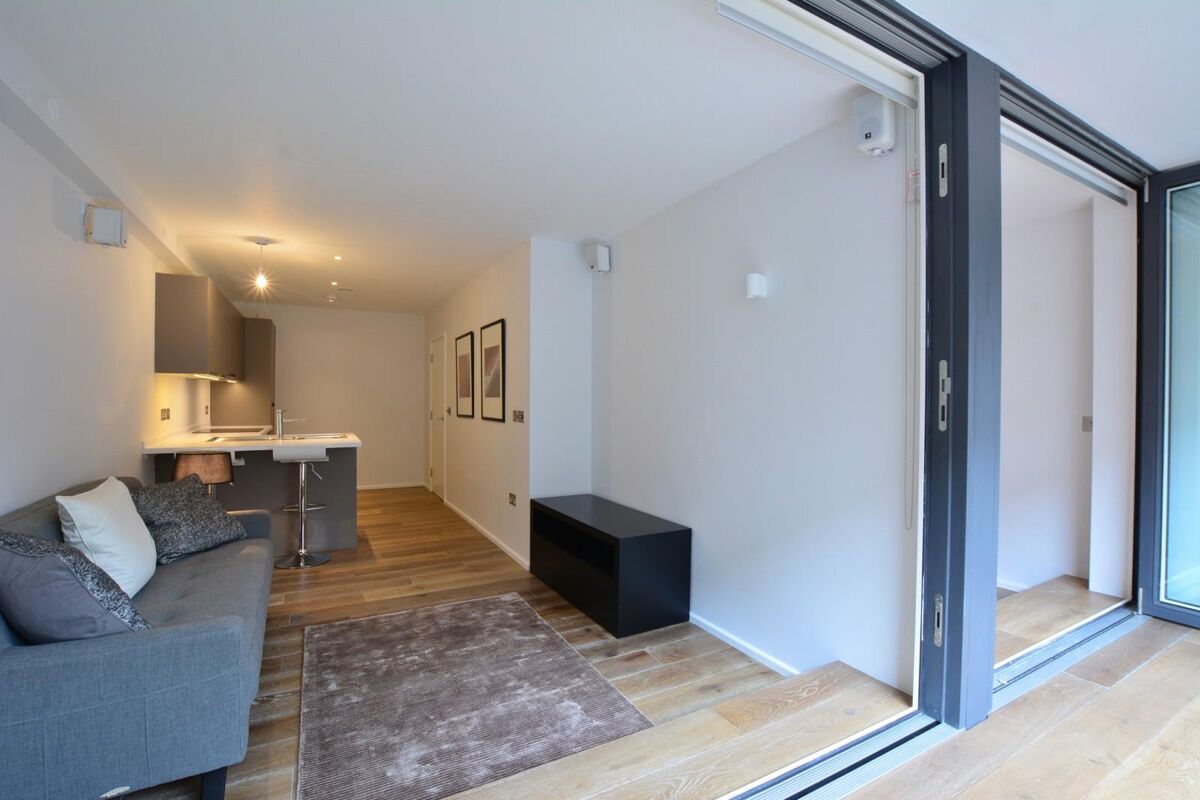 flat to rent in Bruges Place, Baynes Street, London, NW1 0TL