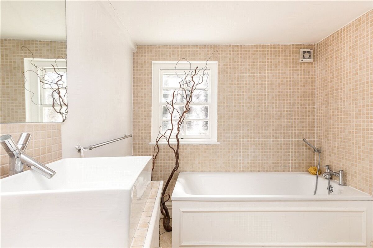 house for sale in Agar Grove, London, NW1 KGX180037 Knight Frank