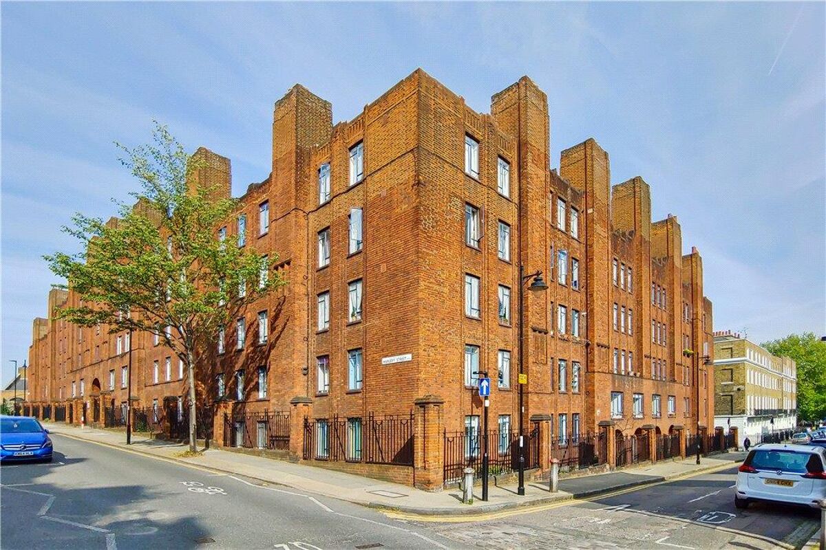flat for sale in Charles Rowan House, Margery Street, London, WC1X