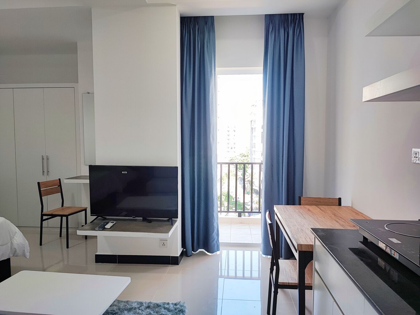 Image of Basac Lane, Tonle Basac, Phnom Penh.KHRA664S