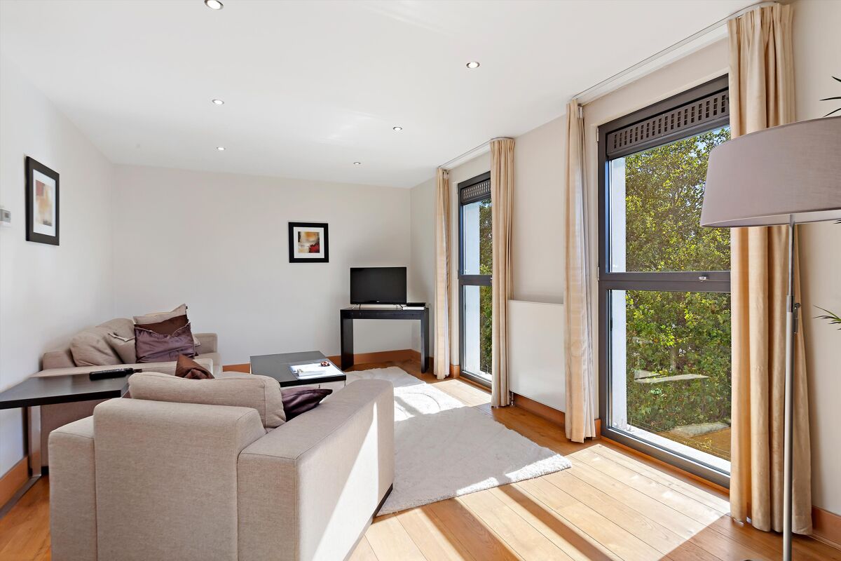 flat to rent in Ethos Sports Centre, 17 Princes Gardens, Knightsbridge, London, SW7