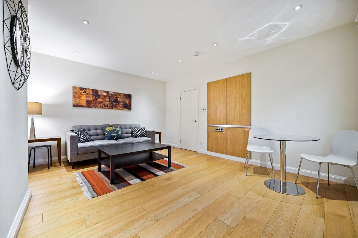 flat to rent in Blenheim House, Kings Road, Chelsea, London, SW3 KNQ012059267 Knight Frank