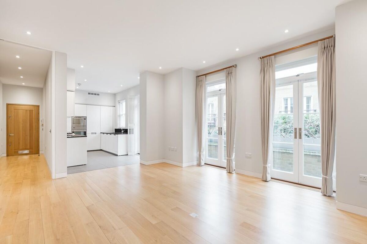 flat to rent in Cadogan Gardens, Knightsbridge, London, SW3