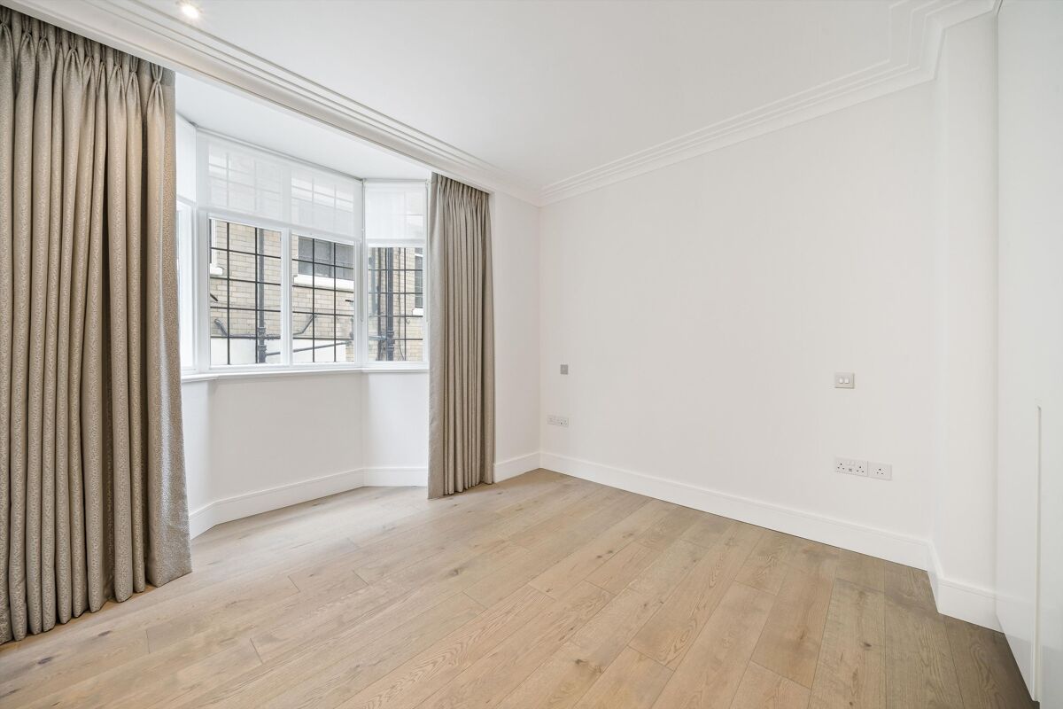 flat to rent in Sloane Street, London, SW1X KNQ012109306 Knight Frank