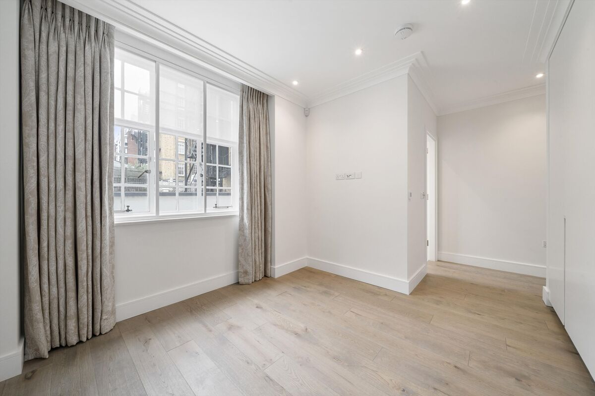 flat to rent in Sloane Street, London, SW1X KNQ012109306 Knight Frank