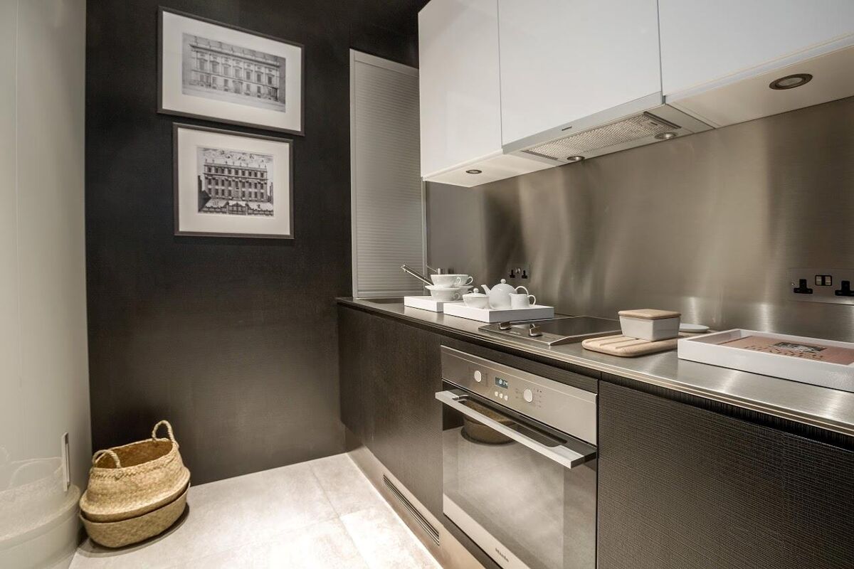 flat to rent in Cadogan Square, London, SW1X KNQ012119997 Knight Frank