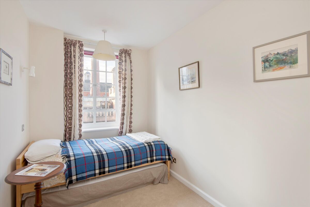 flat to rent in Chelsea Manor Street, London, SW3 KNQ012133373