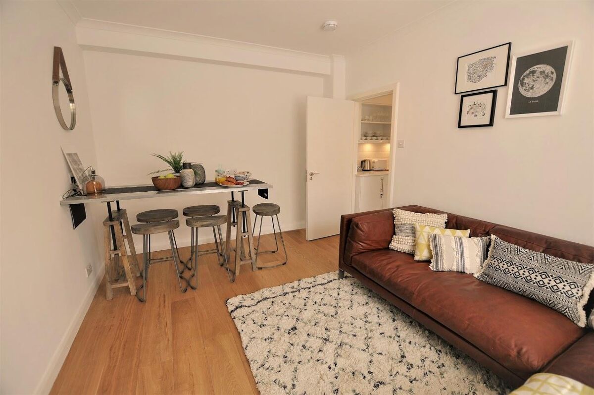 flat to rent in Swan Court, Chelsea Manor Street, London, SW3