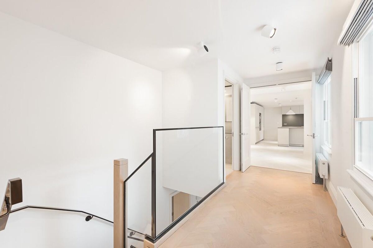 flat to rent in Cadogan Place, Knightsbridge, London, SW1X