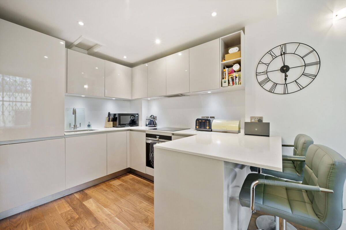 flat to rent in Rutland Gate, Knightsbridge, London, SW7 KNQ012189924