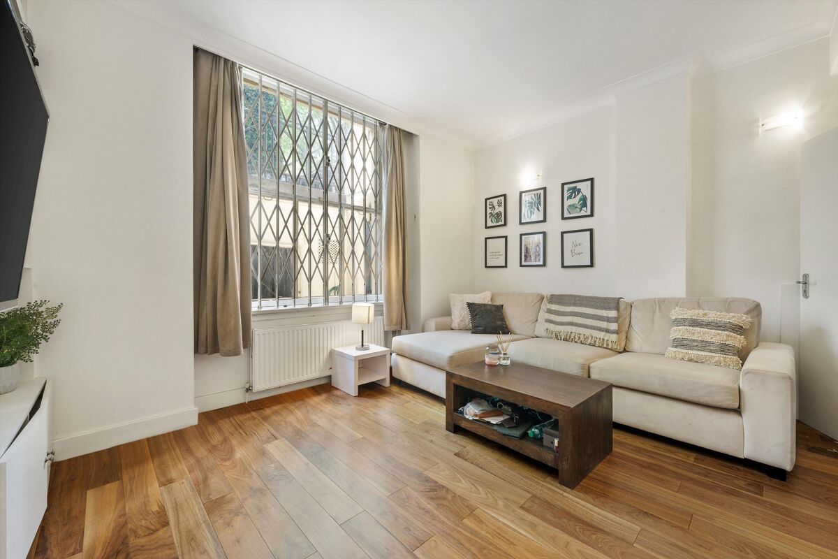 flat to rent in Rutland Gate, Knightsbridge, London, SW7 KNQ012189924