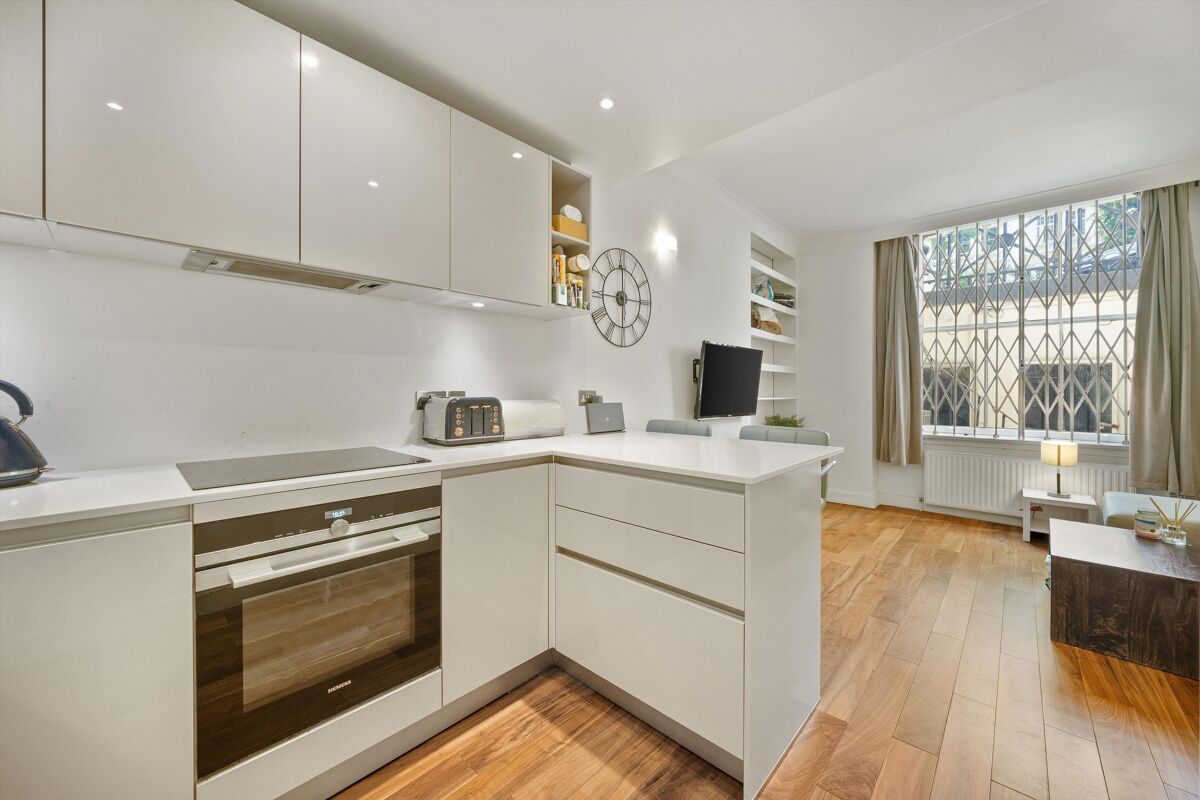 flat to rent in Rutland Gate, Knightsbridge, London, SW7 KNQ012189924