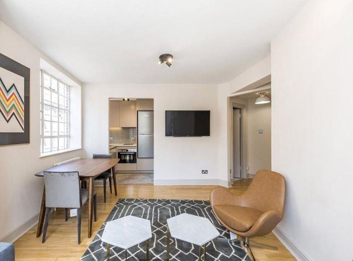 flat to rent in Chelsea Cloisters, Sloane Avenue, Chelsea, London, SW3
