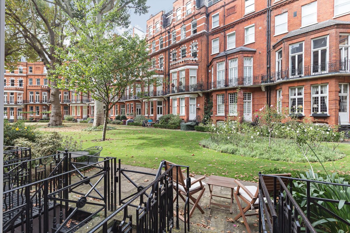 flat to rent in Egerton Gardens, London, SW3 KNQ012225397 Knight Frank