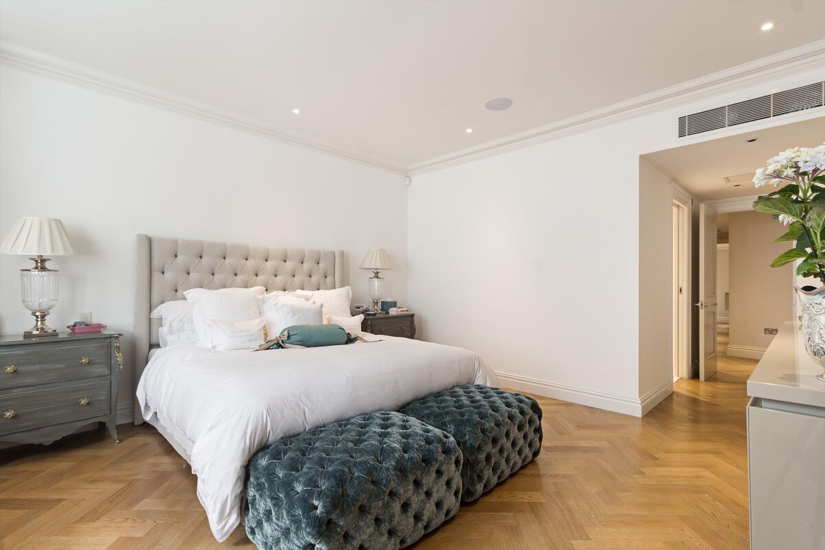 flat to rent in Egerton Gardens, London, SW3 KNQ012225397 Knight Frank