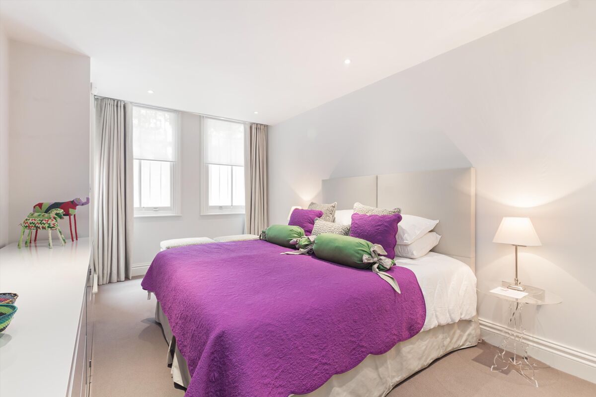 flat to rent in Egerton Gardens, London, SW3 KNQ012225397 Knight Frank