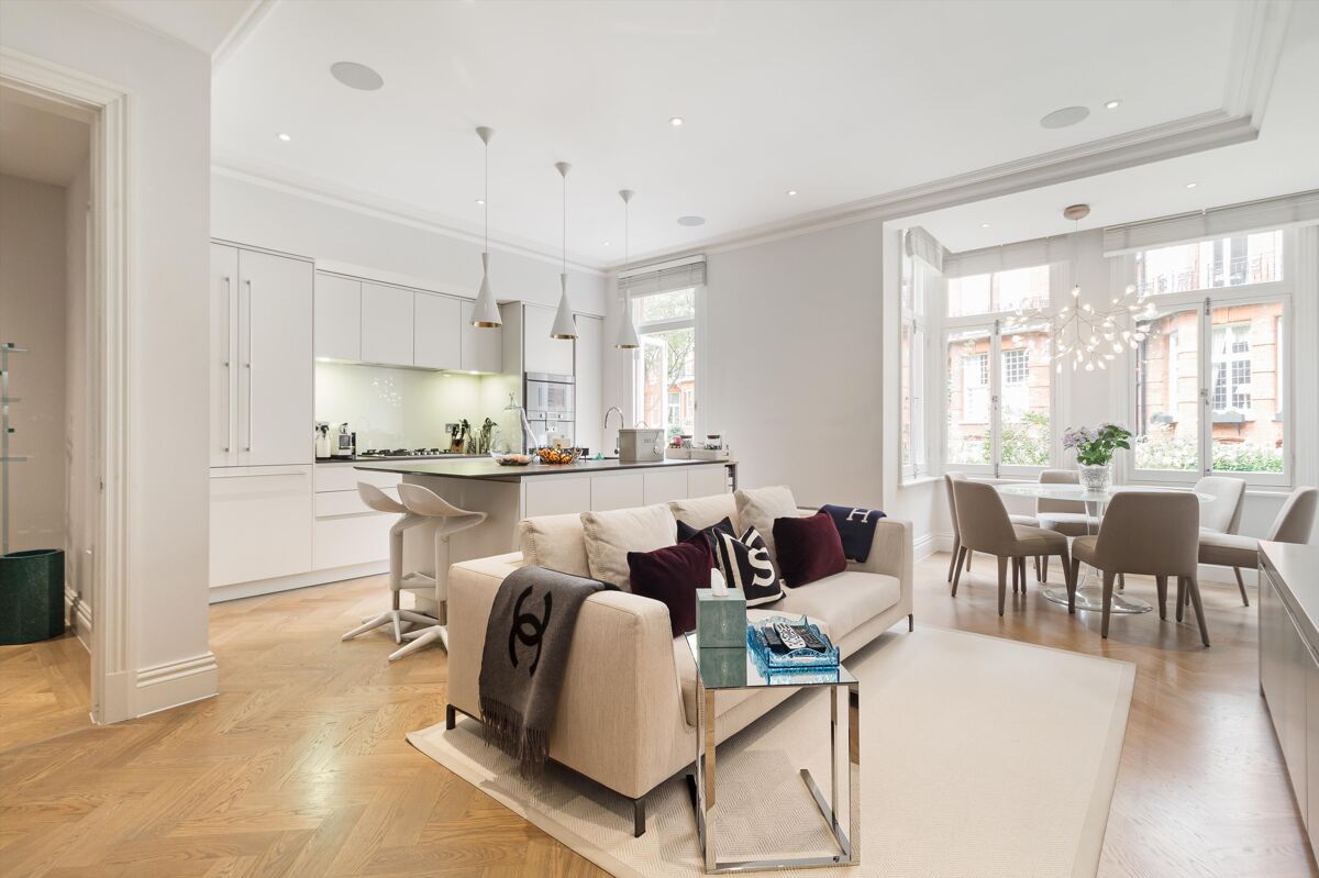 flat to rent in Egerton Gardens, London, SW3 KNQ012225397 Knight Frank