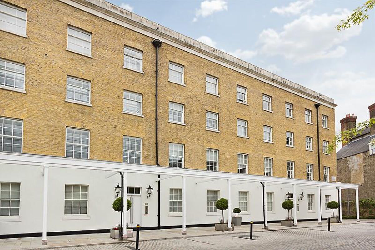 flat to rent in Cavalry Square, Turk's Row, Chelsea, London, SW3