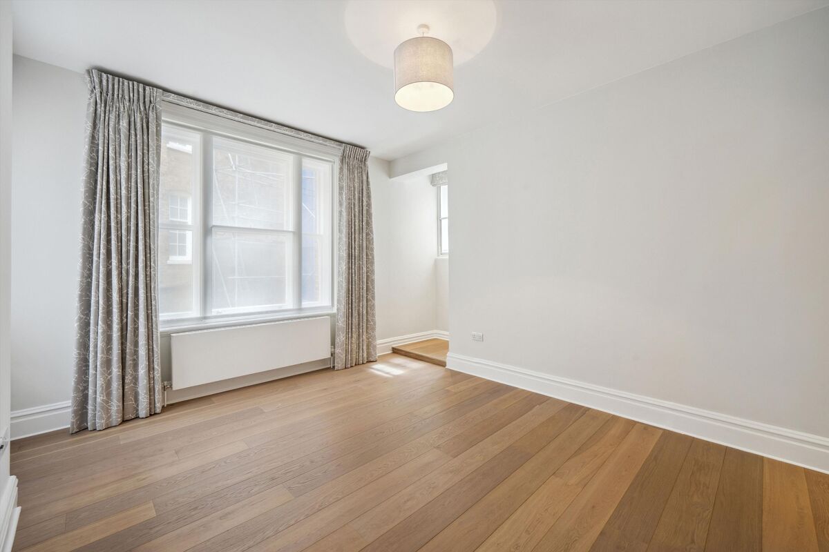 flat to rent in Court Lodge, 4849 Sloane Square, Chelsea, London, SW1W