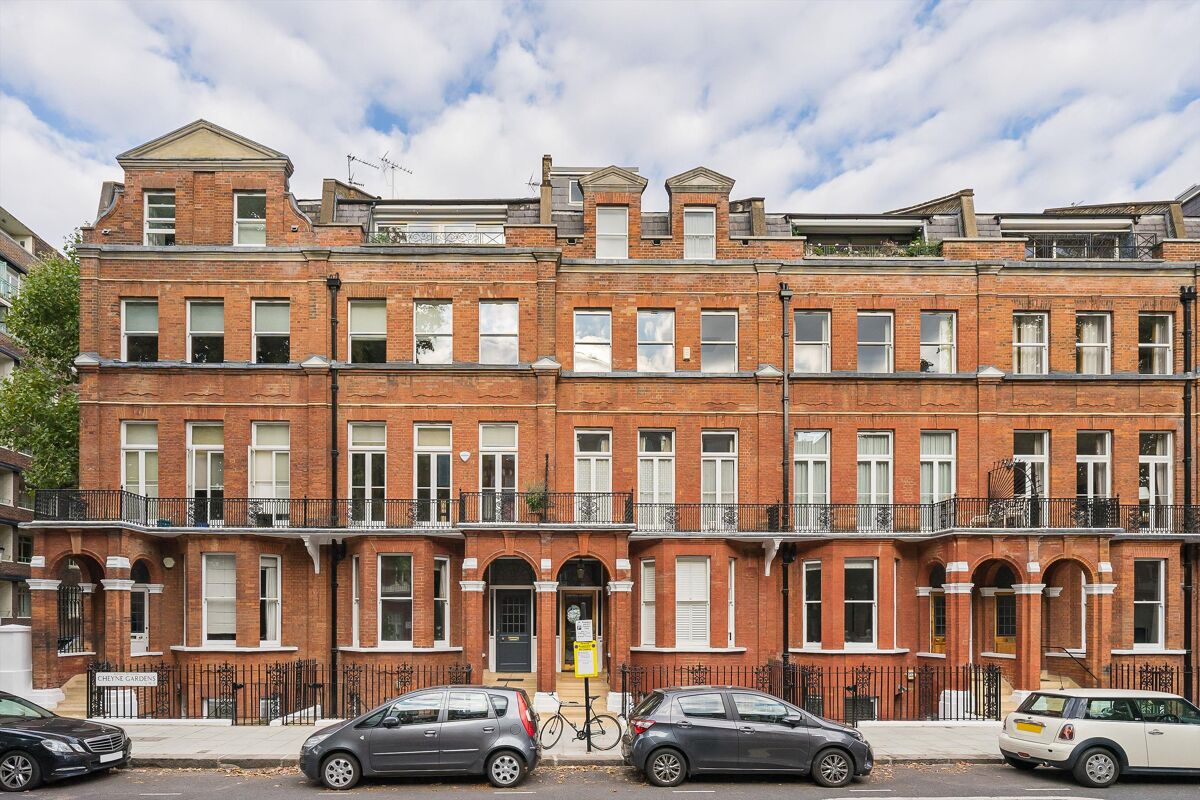flat to rent in Cheyne Gardens, London, SW3. KNQ012241141 Knight Frank