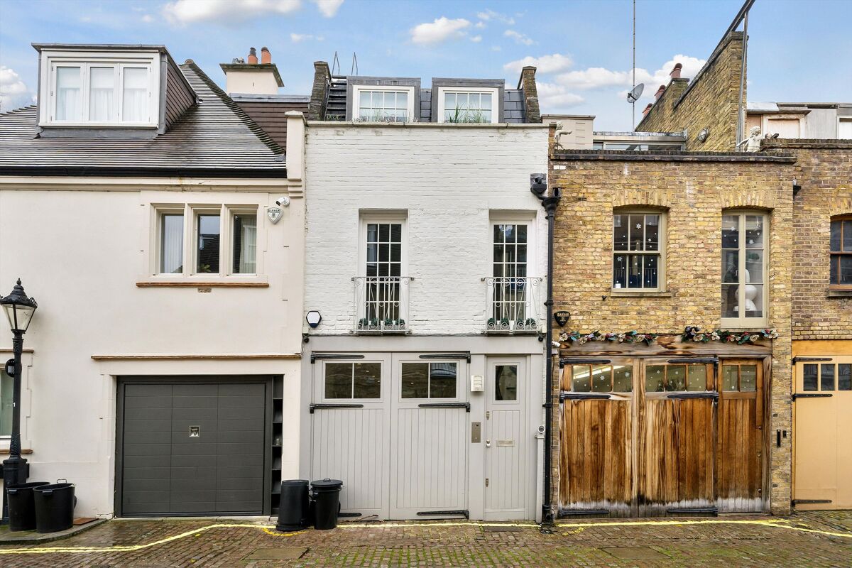 house to rent in Ennismore Mews, Knightsbridge, London, SW7