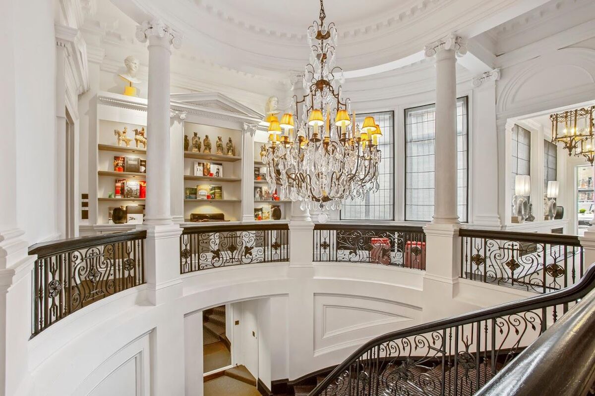 flat to rent in Cadogan Square, Knightsbridge, London, SW1X