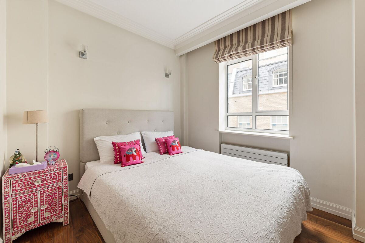 flat to rent in Shelton House, Sloane Street, London, SW1X