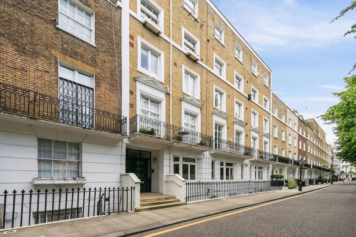 flat to rent in Brompton Square, London, SW3. KNQ012254628 Knight Frank